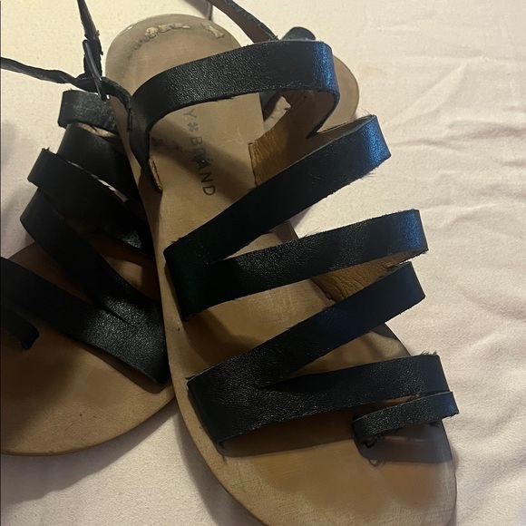 Lucky Brand Black Strappy Sandals - Picture 1 of 3